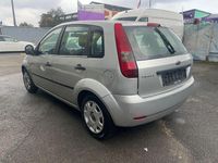 Gebraucht Ford Fiesta 60 PS (44 kW) 2004 Silber Limousine