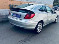 Gebraucht Mercedes C200 163 PS (119 kW) 2005 Silber Coupé
