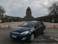 Gebraucht Opel Astra 101 PS (74 kW) 2011 Blau Kombi