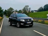 Gebraucht Dacia Sandero Stepway 90 PS (66 kW) 2013 Schwarz Kleinwagen