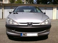 Gebraucht Peugeot 206 109 PS (80 kW) 2001 Silber metallic Limousine