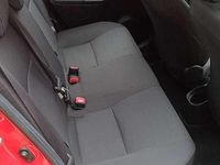 Gebraucht Toyota Yaris 69 PS (50 kW) 2014 Rot Kleinwagen