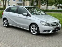 Gebraucht Mercedes B200 136 PS (100 kW) 2013 Silber Van / Kleinbus