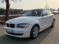 Gebraucht BMW 116 122 PS (89 kW) 2013 Weiß Kleinwagen