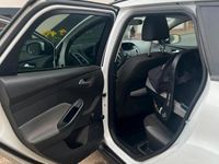 Gebraucht Ford Focus 105 PS (77 kW) 2013 Weiß Kombi