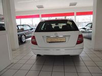 Gebraucht Mercedes C180 156 PS (114 kW) 2014 Weiß Kombi
