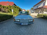 Gebraucht Mercedes 240 72 PS (52 kW) 1981 Gold Limousine