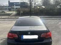 Gebraucht BMW 320 184 PS (135 kW) 2011 Schwarz Coupé