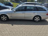 Gebraucht Mercedes E220 Classic 150 PS (110 kW) 2004 Silber Limousine