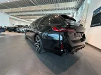 Neu BMW 550e Performance 489 PS (359 kW) 2026 Schwarz Kombi