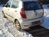 Gebraucht Hyundai i10 Edition 69 PS (50 kW) 2013 Silber Kleinwagen