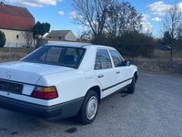 Gebraucht Mercedes 200 105 PS (77 kW) 1987 Weiß Limousine