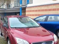 Second-hand Ford Focus 100 CP (73 kW) 2004 Roșu Hatchback