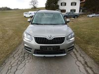 Gebraucht Skoda Yeti Active 105 PS (77 kW) 2015 Cappuccinobeige metallic SUV