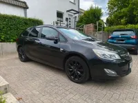 Gebraucht Opel Astra 140 PS (102 kW) 2012 Schwarz Kombi