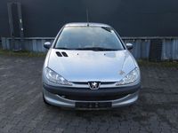 Gebraucht Peugeot 206 60 PS (44 kW) 2005 Silber Kleinwagen
