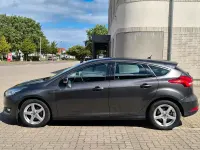 Gebraucht Ford Focus 101 PS (74 kW) 2016 Grau Limousine