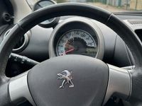 Gebraucht Peugeot 107 68 PS (50 kW) 2013 Rot Kleinwagen