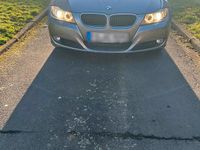 Gebraucht BMW 318 146 PS (107 kW) 2009 Grau Kombi