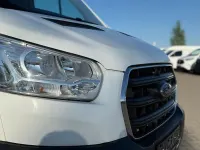 Gebraucht Ford Transit Trend 131 PS (96 kW) 2022 Weiß Van / Kleinbus