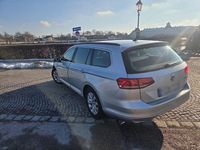 Gebraucht VW Passat 119 PS (87 kW) 2018 Silber Kombi