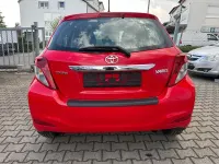 Gebraucht Toyota Yaris Executive 99 PS (72 kW) 2011 Super red v Kleinwagen