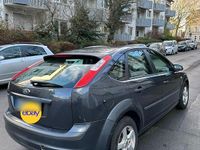 Second-hand Ford Focus 101 CP (74 kW) 2006 Negru Berlinǎ