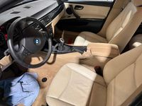 Gebraucht BMW 320 170 PS (125 kW) 2011 Blau Kombi