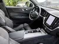 Gebraucht Volvo XC60 Plus 197 PS (144 kW) 2023 Grau SUV