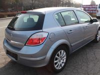 Gebraucht Opel Astra Edition 105 PS (77 kW) 2005 Silber Limousine