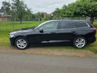 Gebraucht Volvo V60 Momentum 150 PS (110 kW) 2019 Schwarz Kombi