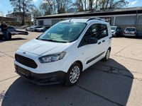 Gebraucht Ford Tourneo Courier 101 PS (74 kW) 2015 Weiß Van / Kleinbus