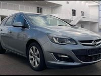 Gebraucht Opel Astra Exklusiv 165 PS (121 kW) 2014 Silber Kombi