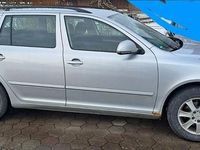Gebraucht Skoda Octavia Ambiente 122 PS (89 kW) 2011 Grau Kombi