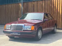 Gebraucht Mercedes E200 118 PS (86 kW) 1989 Rot Limousine