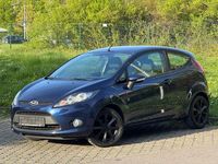 Gebraucht Ford Fiesta 60 PS (44 kW) 2012 Blau Kleinwagen