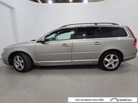 Gebraucht Volvo V70 136 PS (100 kW) 2013 Gold Kombi