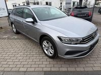 Gebraucht VW Passat 122 PS (89 kW) 2024 Silber Kombi