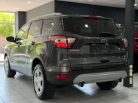 Gebraucht Ford Kuga 150 PS (110 kW) 2020 Grau SUV