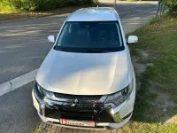 Gebraucht Mitsubishi Outlander P-HEV Plus 224 PS (164 kW) 2019 Weiß SUV