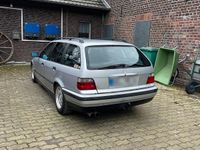 Gebraucht BMW 318 116 PS (85 kW) 1998 Silber Kombi