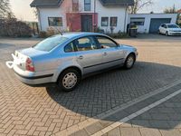 Gebraucht VW Passat 116 PS (85 kW) 2004 Blau Limousine