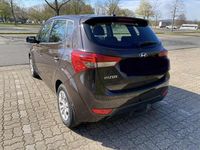 Gebraucht Hyundai ix20 Classic 90 PS (66 kW) 2017 Braun Kleinwagen