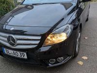 Gebraucht Mercedes B180 122 PS (89 kW) 2012 Van / Kleinbus