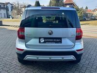 Gebraucht Skoda Yeti Adventure 122 PS (89 kW) 2015 Silber SUV