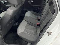 Gebraucht VW Polo 90 PS (66 kW) 2015 Weiß Kleinwagen