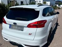 Gebraucht Ford Focus ST 250 PS (183 kW) 2018 Weiß Kombi
