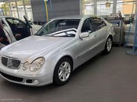 Gebraucht Mercedes E240 Elegance 177 PS (130 kW) 2002 Silber Limousine