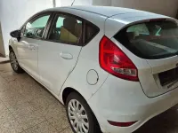 Gebraucht Ford Fiesta Trend 82 PS (60 kW) 2012 Weiß Limousine