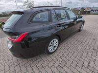 Gebraucht BMW 318 Advantage 150 PS (110 kW) 2022 Schwarz Kombi
